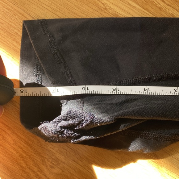 Lululemon Black Capri Leggings with pockets size 10? - Picture 8 of 8